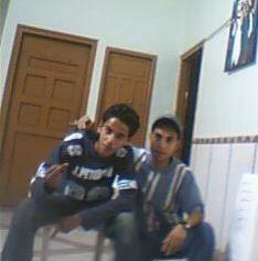 en forc c mon ami il s'appl badr et mo a l gauch mido